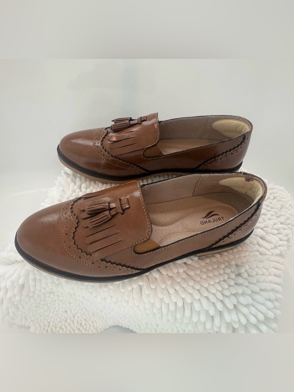 Cute Women’s Tan Tassel Fringe Loafers